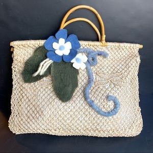 w i c k e r :: Vintage Large Boho Floral Rattan Straw Wool Flower Tote